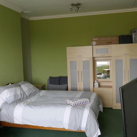 Fox & Hounds Pub Hotell Long Ditton Exteriör bild